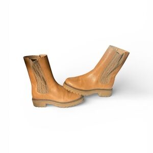 Sam and Libby Tan Chelsea Lug Sole Boots Womens sz 9 winter casual chic everyday
